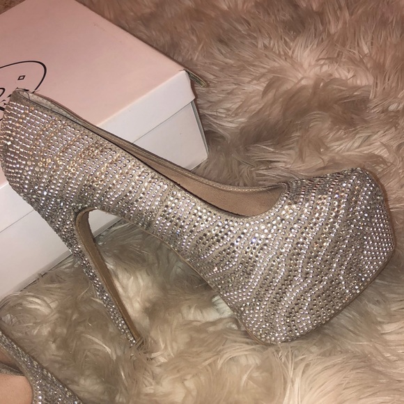 Steve Madden - Picture 3 of 5